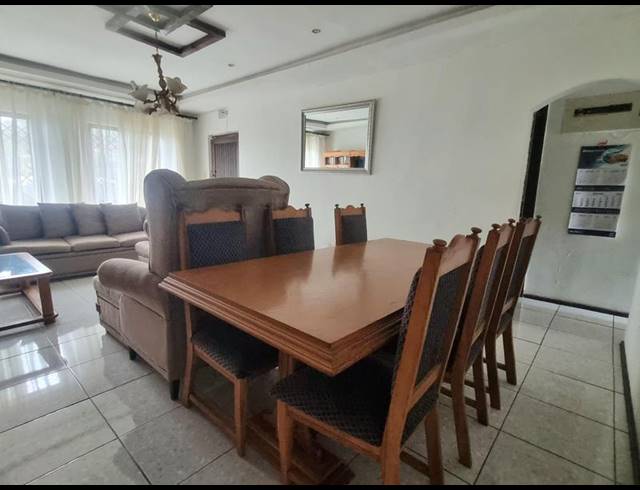 4 BEDROOM HOUSE FOR SALE IN ISIPINGO HILLS